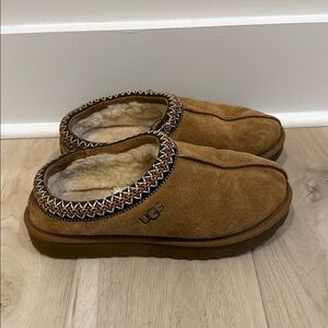 UGG chestnut Tasman size 9